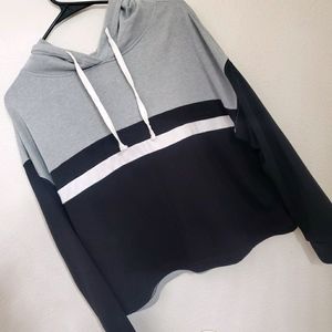 Hoodie with a tiny crop super cuteeeeee